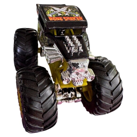Hot Wheels Monster Truck Bone Shaker 1:64 toy - Picture 3 of 3